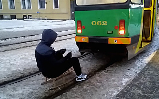 Na sankach za tramwajem, czyli ekstremalny kulig w Elblągu Na sankach za tramwajem, czyli ekstremalny kulig w Elblągu